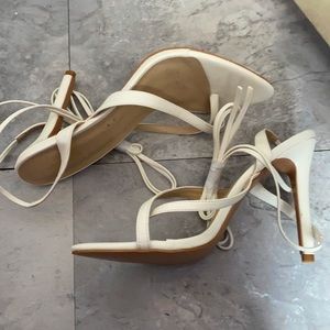 heals size: UK 6 EU 39 US 8 AUS 8